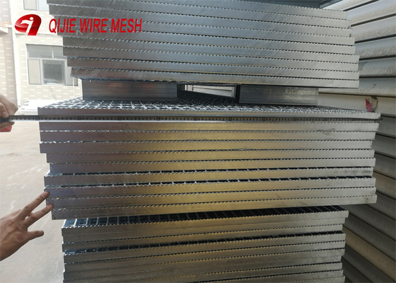 S275JR Professional Galvanized Steel Grating Solution Mild Steel Heavy Duty Zinc Coating