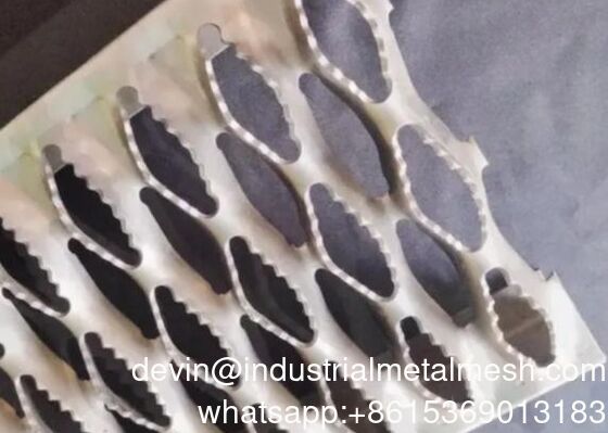 Αλουμίνιο ανοξείδωτο χάλυβα σχάρα λαβής πέλματος σκαλοπατιού αντιολισθητική πλάκα με εξογκώματα για σκαλοπάτια σκάλας