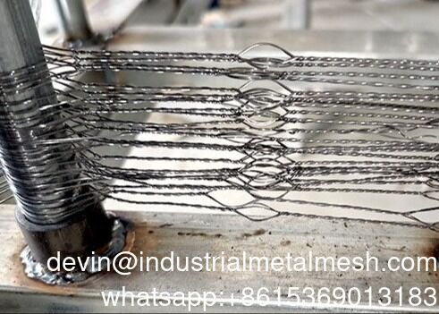 Αδιαμφισβήτητα ατσάλινα εμπόδια στην περιοχή Putanka με περίμετρο 10 μέτρων.