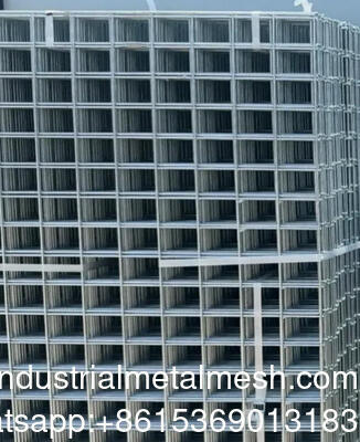 Ζεστό βουτηγμένο γαλβανισμένο 2X2 συγκολλημένο πλέγμα συρματόπλεγματος Πίνακα φράχτη 6mm συγκολλημένο πλέγμα συρματόπλεγματος φύλλα μεγέθη