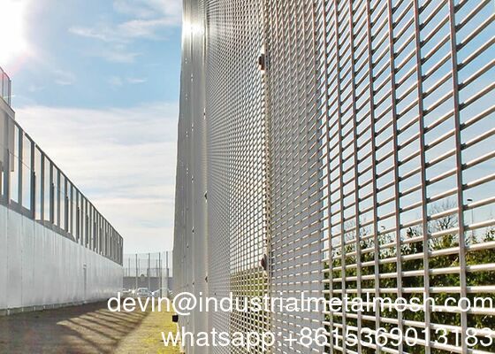3.3*2.4m High Anti Climb Security Prison Fence Panel 358 Wire Fence Mesh Fence Anti Theft Fence Ο φράχτης είναι πολύ ψηλός.