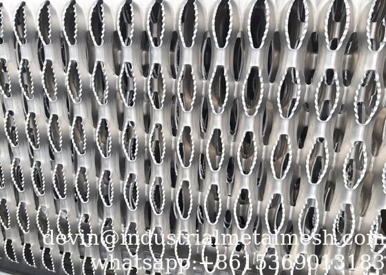 Τυφανισμένη χάλυβα λαβή στροφή ασφάλεια πλέγμα για σκάλα / πεζοδρόμια / βιομηχανική ασφάλεια πεζοδρόμια