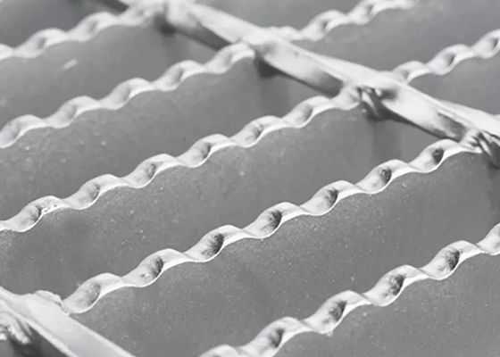 Rustproof πλέγμα 2.44m κιγκλιδωμάτων διάβασης πεζών χάλυβα καυτής εμβύθισης γαλβανισμένο μήκος