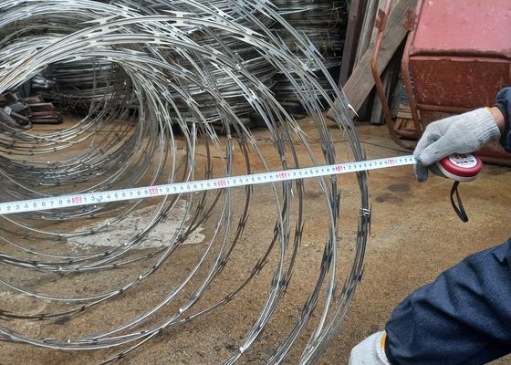 Χάλυβα από ανοξείδωτο χάλυβα θερμό βουτηγμένο γαλβανισμένο Concertina Razor Blade Barbed Wire Mesh Φράχτης