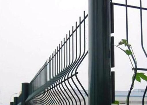 Φράχτης με καμπυλωτό σύρμα 3D καλυμμένο με PVC καλωδιωμένο
