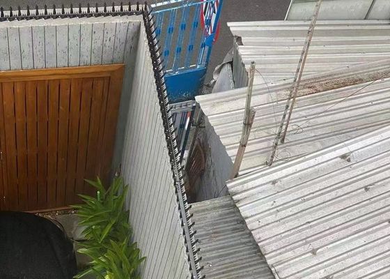 Αντιανυψωτικό φράχτη Ασφάλεια Τείχος Σφίγγες Μοναδικό τύπου ξυράφι με γαλβανισμένη / σκόνη επικαλυμμένη επεξεργασία επιφάνειας