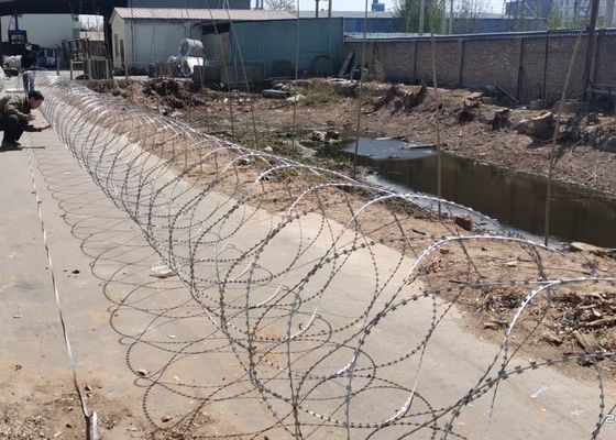 BTO-16 Concertina Razor Barbed Wire 1100mm 7 Clips 35kg/Roll 20-25m