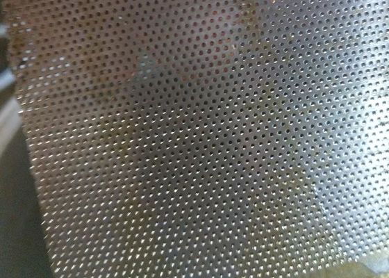 τρύπα 80mm 0.8mm διατρυπημένο ανοξείδωτο φύλλο πλάτους γύρω από την τρύπα