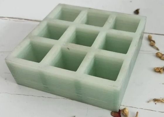 Περσίδες FRP Pultrusion πάχους 38mm με τραχιά επιφάνεια και εγκατάσταση με βίδες
