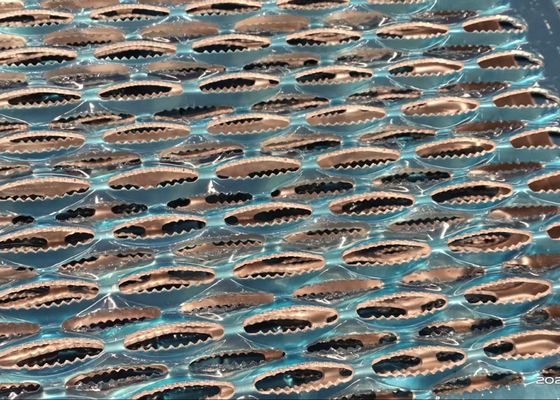 Ο φραγμός αργιλίου έλξης γαλβάνισε τα βήματα σκαλοπατιών κιγκλιδωμάτων χάλυβα, διατρυπημένα βήματα δοκών στέγης πιασιμάτων