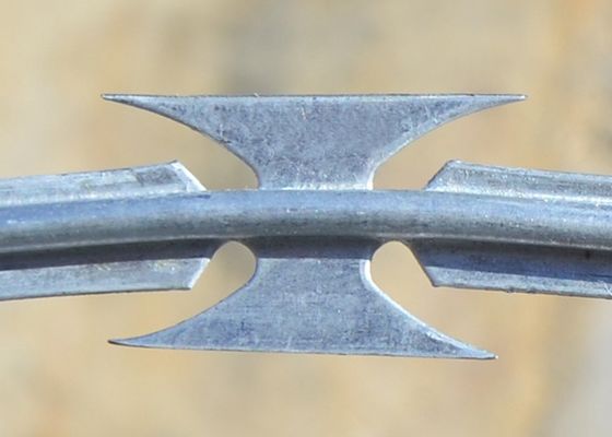 Bto22 σπείρα 450mm κονσερτινών ξυραφιών διάμετρος οδοντωτή