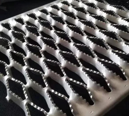 Πλατφόρμα Διαδρόμου Αντιολισθητική Πλάκα Ασφαλείας Πλέγμα/Διάτρητα Σκαλοπάτια από ανοξείδωτο χάλυβα Grip Strut