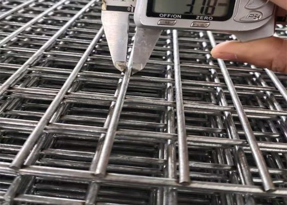 Το PVC έντυσε τον τρισδιάστατο κυρτό κάμπτοντας φράκτη >= 100 τριγώνων επιτροπής φρακτών τετραγωνικά μέτρα