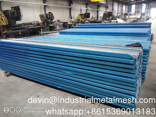 Anti-Skid Perforated Metal Platform Grip Strut Industrial Flooring Aluminum Stainless Steel Safety Walkway Grating
