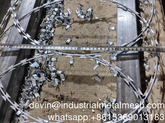 Ζυγισμένο PVC από ανοξείδωτο χάλυβα Concertina Razor Blade Barbed Wire Bto-22