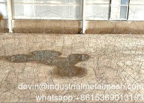 Αδιαμφισβήτητα ατσάλινα εμπόδια στην περιοχή Putanka με περίμετρο 10 μέτρων.