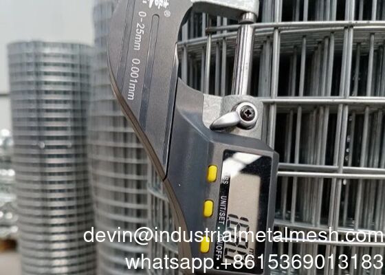 Τετράγωνο κατασκευαστικό χάλυβα γαλβανισμένο ανοξείδωτο δίχτυ αναπαραγωγής συγκολλημένο συρματόπλεγμα