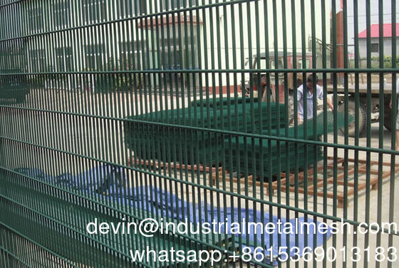3D Curved V Mesh Triangle Bending Galvanized Steel Welded Wire Mesh PVC Coated Anti-Climbing High Security Εξωτερικός κήπος περιμέτρου Φάρμα Φράχτης
