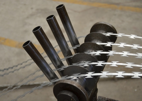 Το Concertina Razor Wire δημιουργεί εμπόδιο ασφαλείας για την προστασία της ιδιοκτησίας