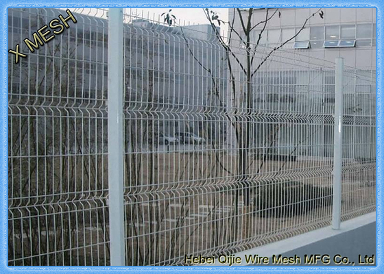 Η βινυλίου σκόνη φρακτών μετάλλων Electrostaic καμμμένη χρώμα γαλβάνισε τον ενωμένο στενά φράκτη καλωδίων