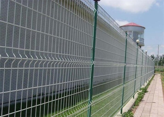 PVC ή σκόνη που ντύνει τον καμμμένο ενωμένο στενά κήπο Iso9001 φρακτών μετάλλων που περνούν