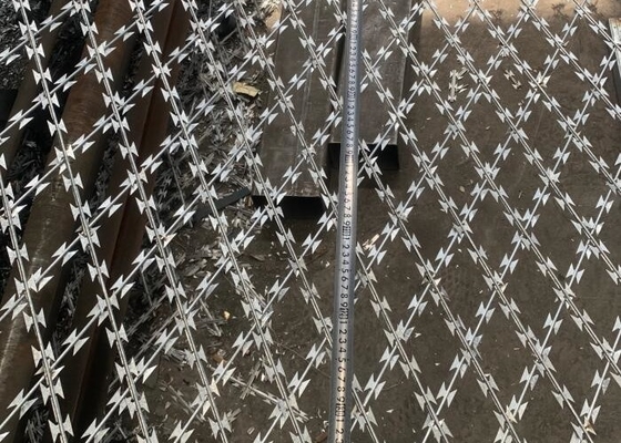Bto-22 το ενωμένο στενά πλέγμα καλωδίων ξυραφιών χρησιμοποιείται στους αερολιμένες και τις στρατιωτικές βάσεις