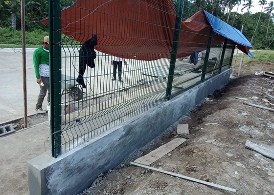 Η ενωμένη στενά ασφάλεια πλέγματος καλωδίων έκαμψε ντυμένη τρισδιάστατη επιτροπή φρακτών PVC φρακτών μετάλλων τη σκόνη